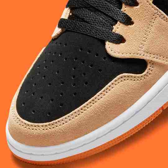 Air Jordan 1 Pumpkin Spice