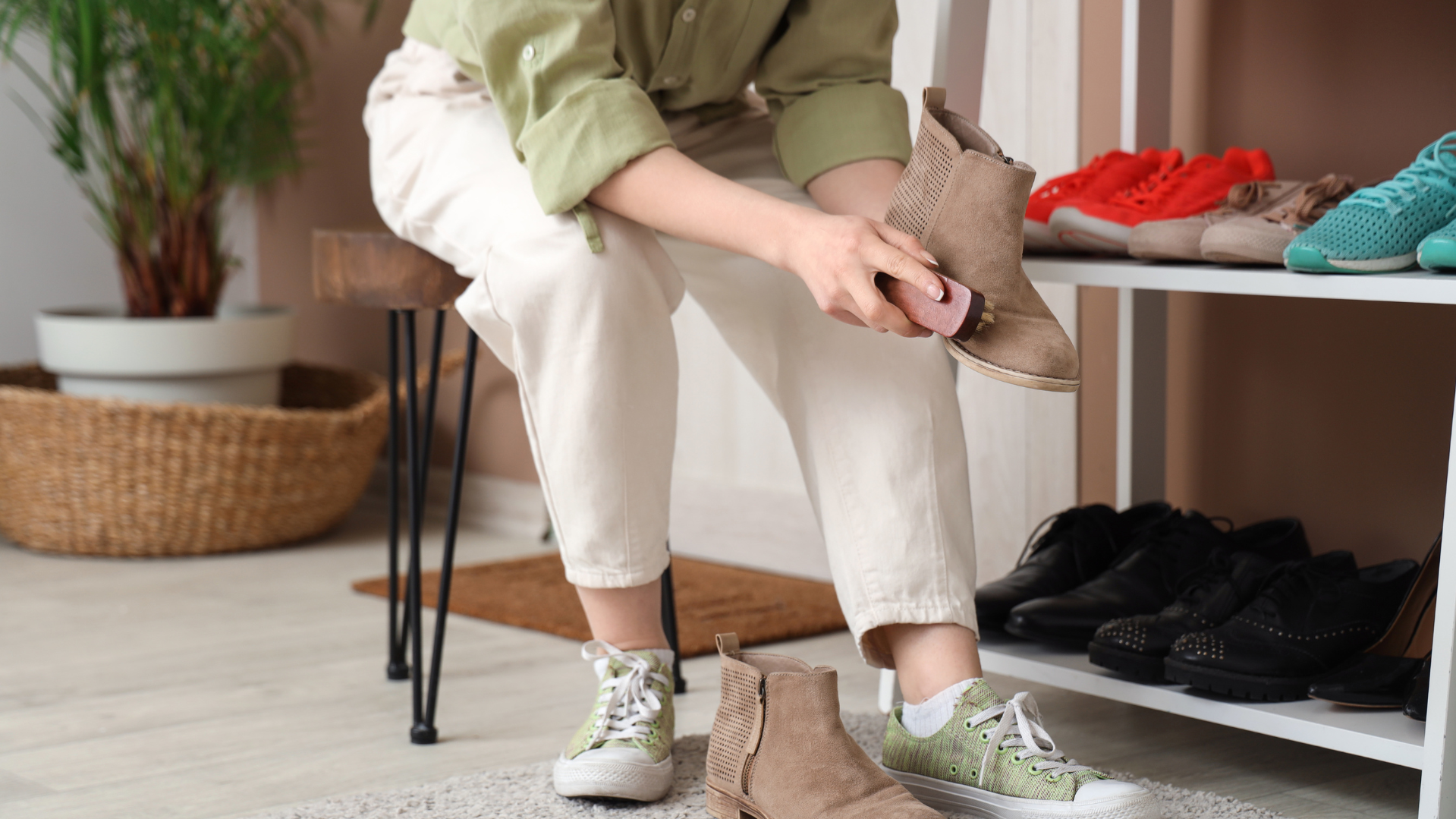 How to Wash Shoes Spot Cleaning Without Water