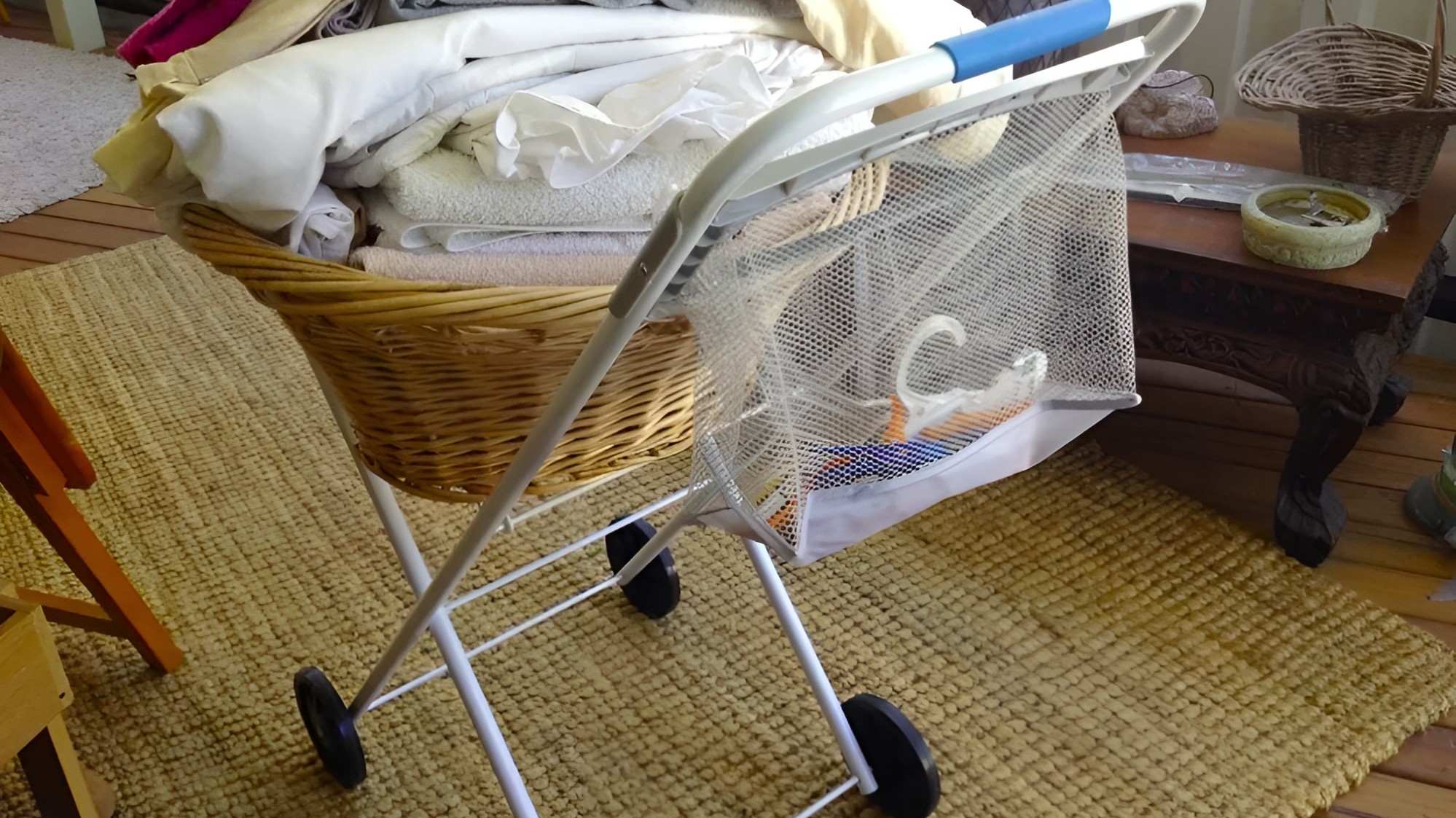 Clothes Line on Wheels Laundry Trolley