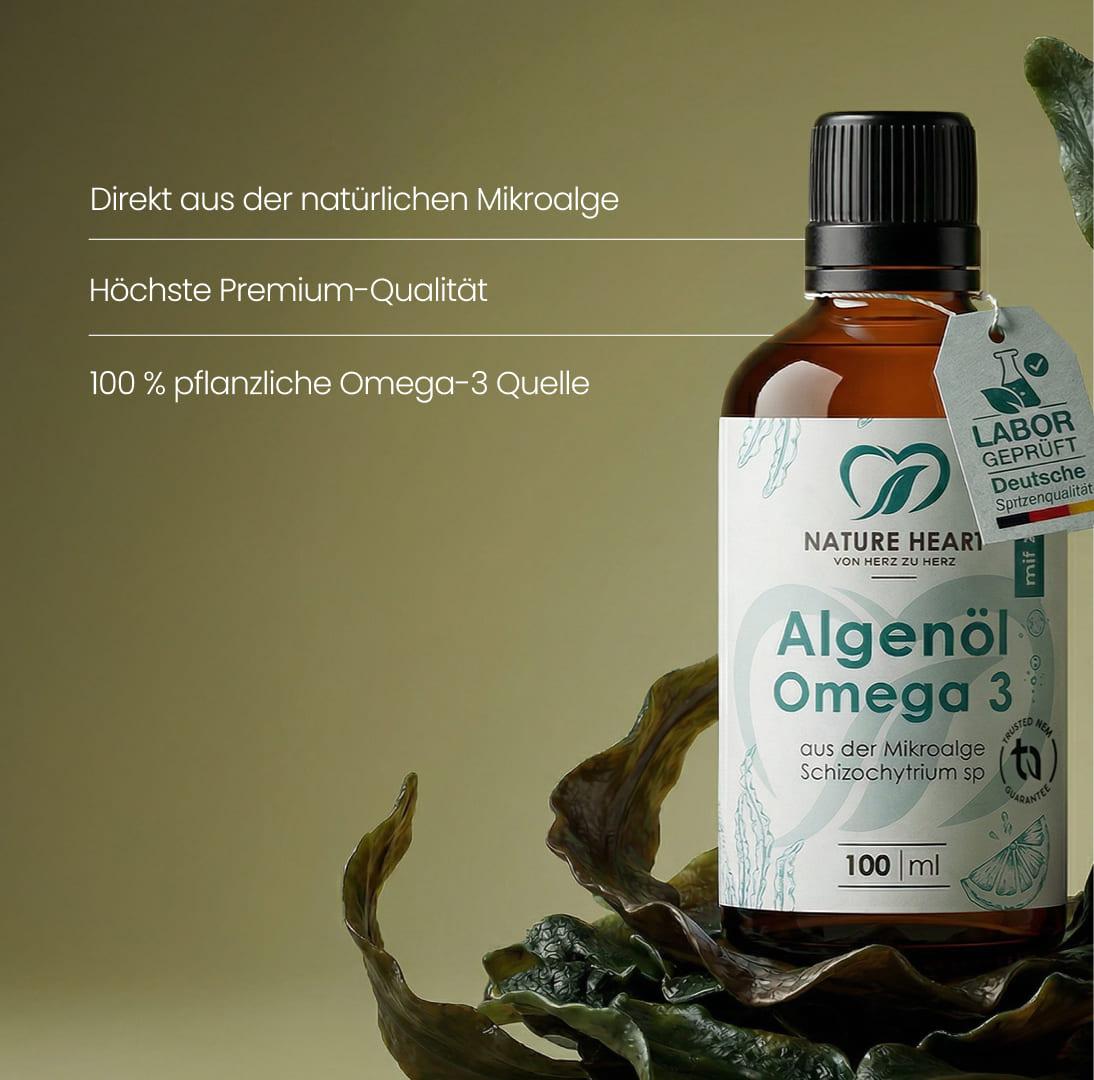 Nature Heart Algenöl Omega 3 aus der Mikroalge Schizochytrium sp., 100-ml-Braunglasflasche auf Algenblättern