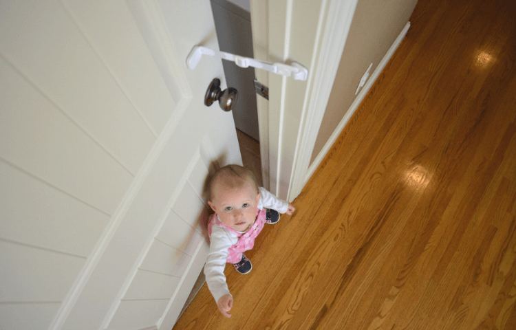 4 Best Baby Gate Alternatives for 2023 – Door Buddy