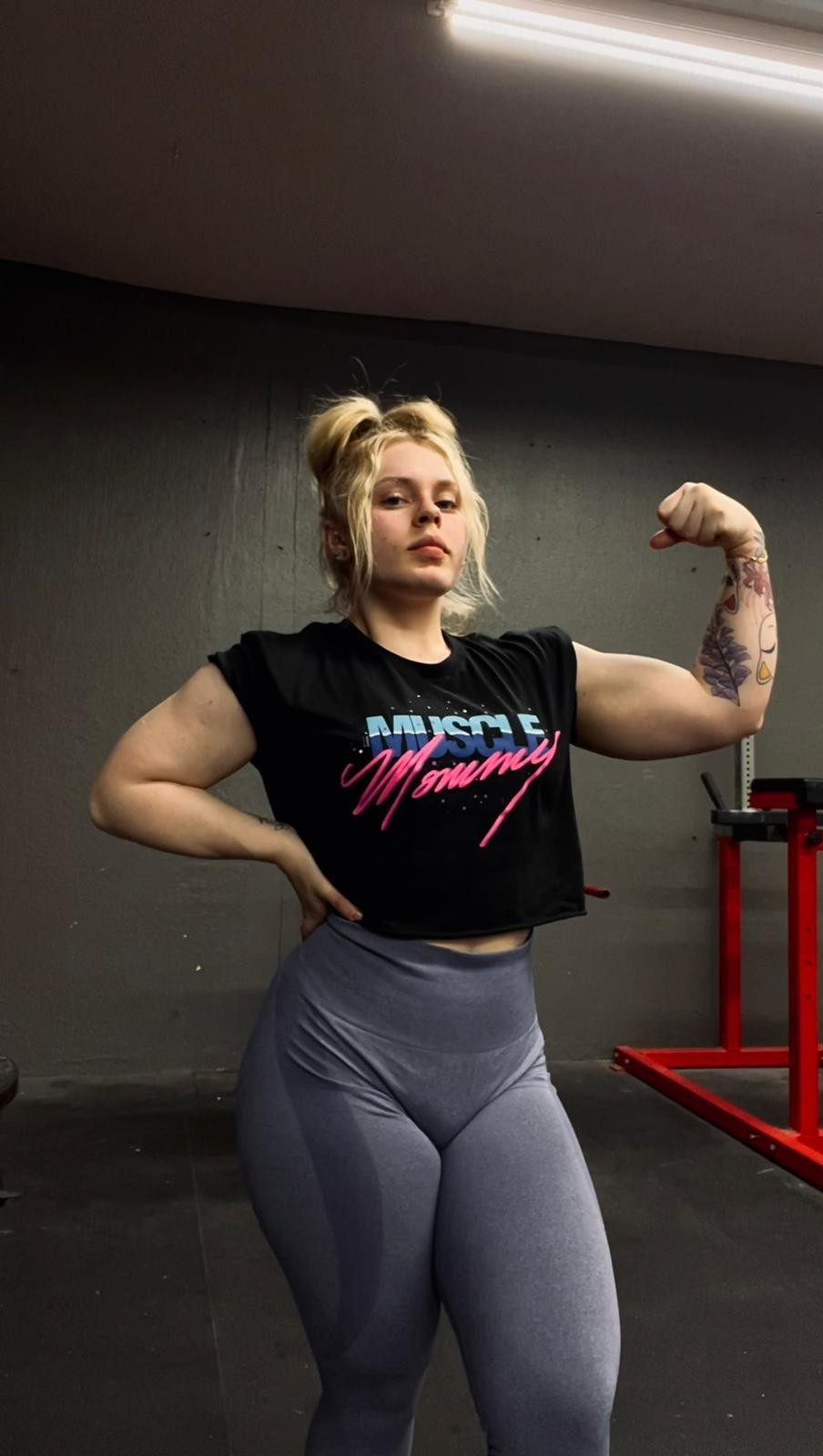 Muscle mommy wannabe