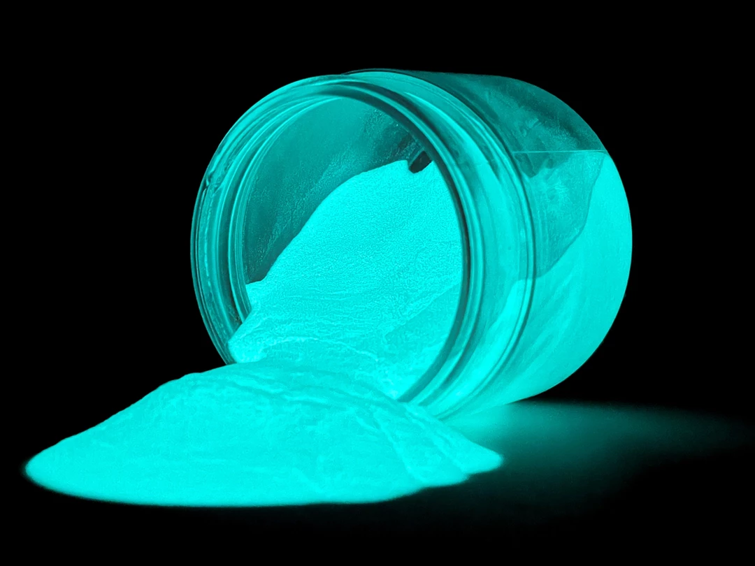 aqua glow pigment powder glowing at night
