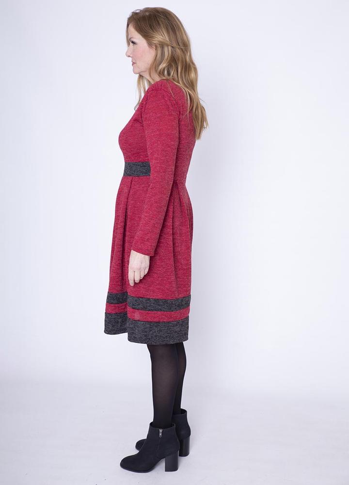 Box Pleat Marble Jersey Dress in Red