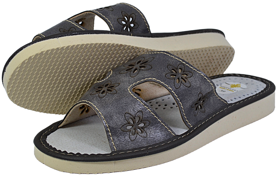 Selene - Women handmade leather slippers - Reindeer Leather