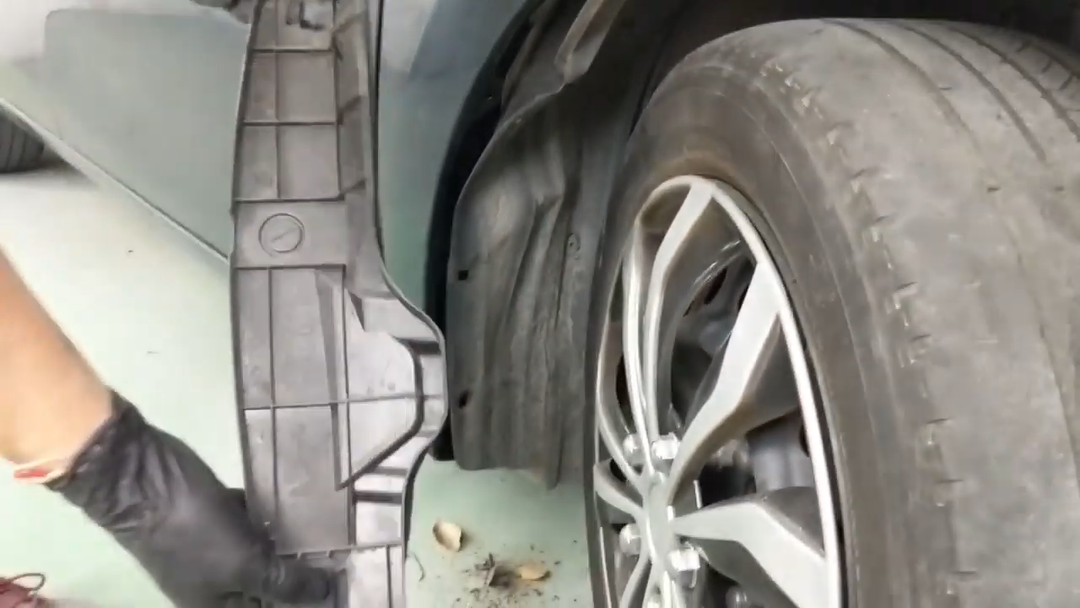 Steps 16.1 on How to Remove a 2014-2019 Toyota Corolla Fender