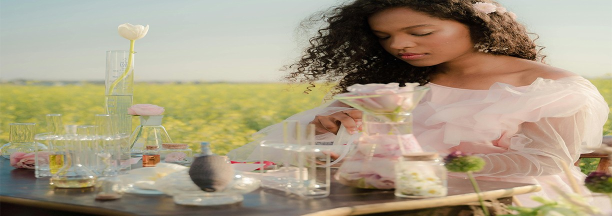 Environmental Benefits Of Using Natural Ingredients In Perfume