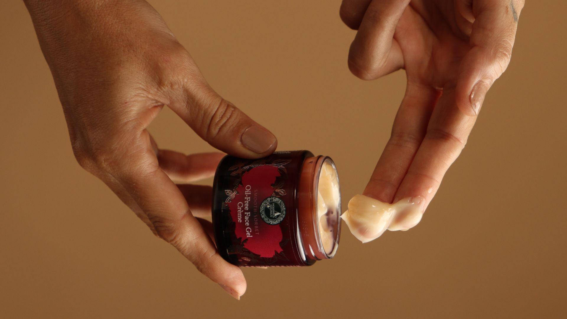 SMOOTH SORBET OIL-FREE FACE GEL CRÈME