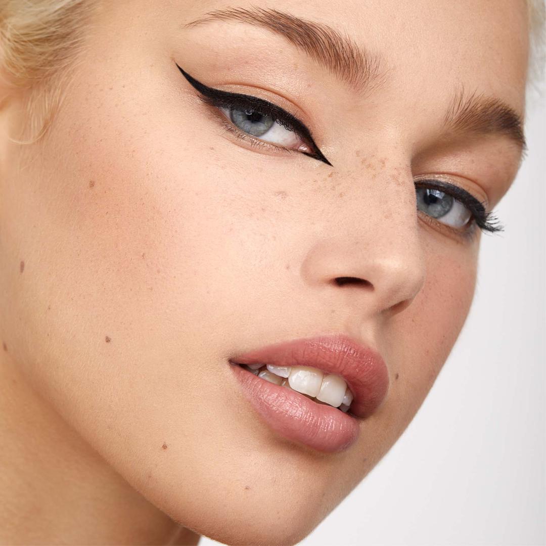 Dramatic Cat Eye