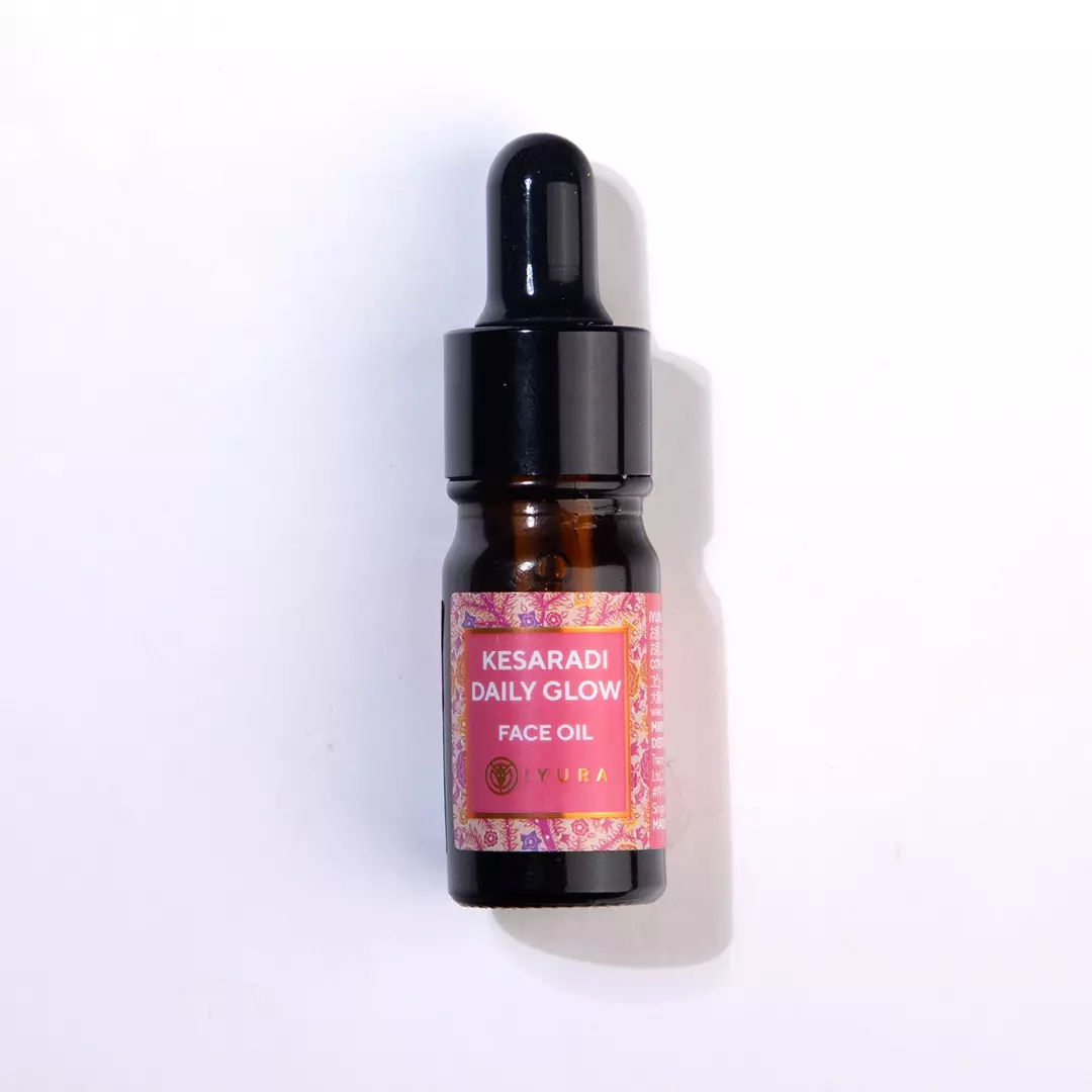 Mini Kesaradi Oil on a white background