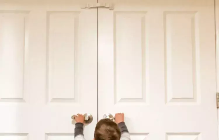 childproofing doors