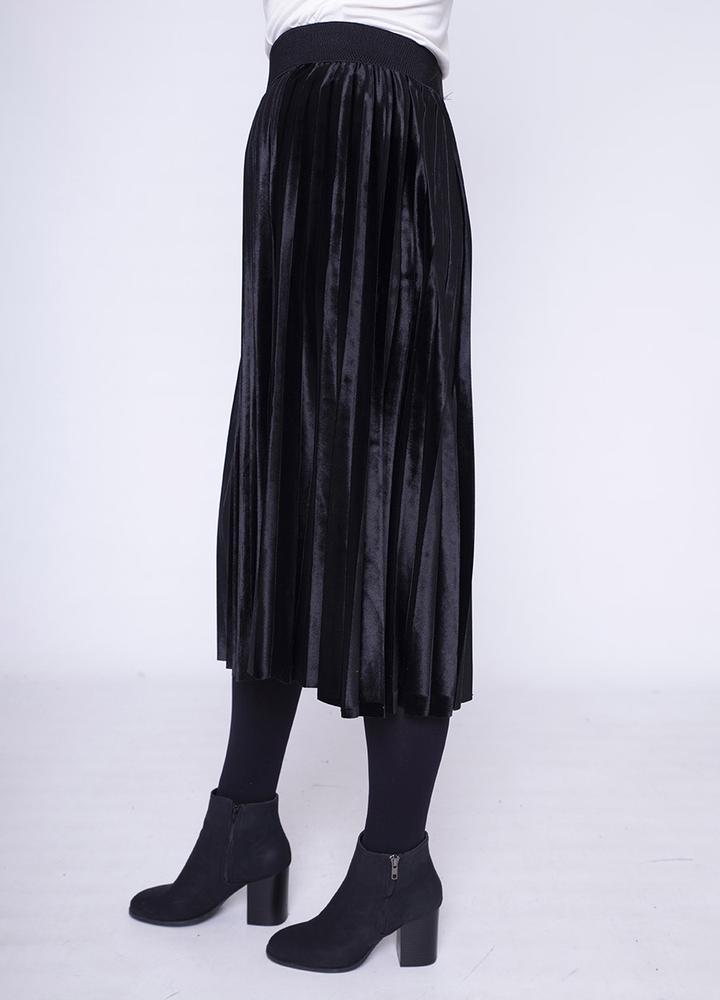 Stretch Waist Pleat Velvet Skirt in Black