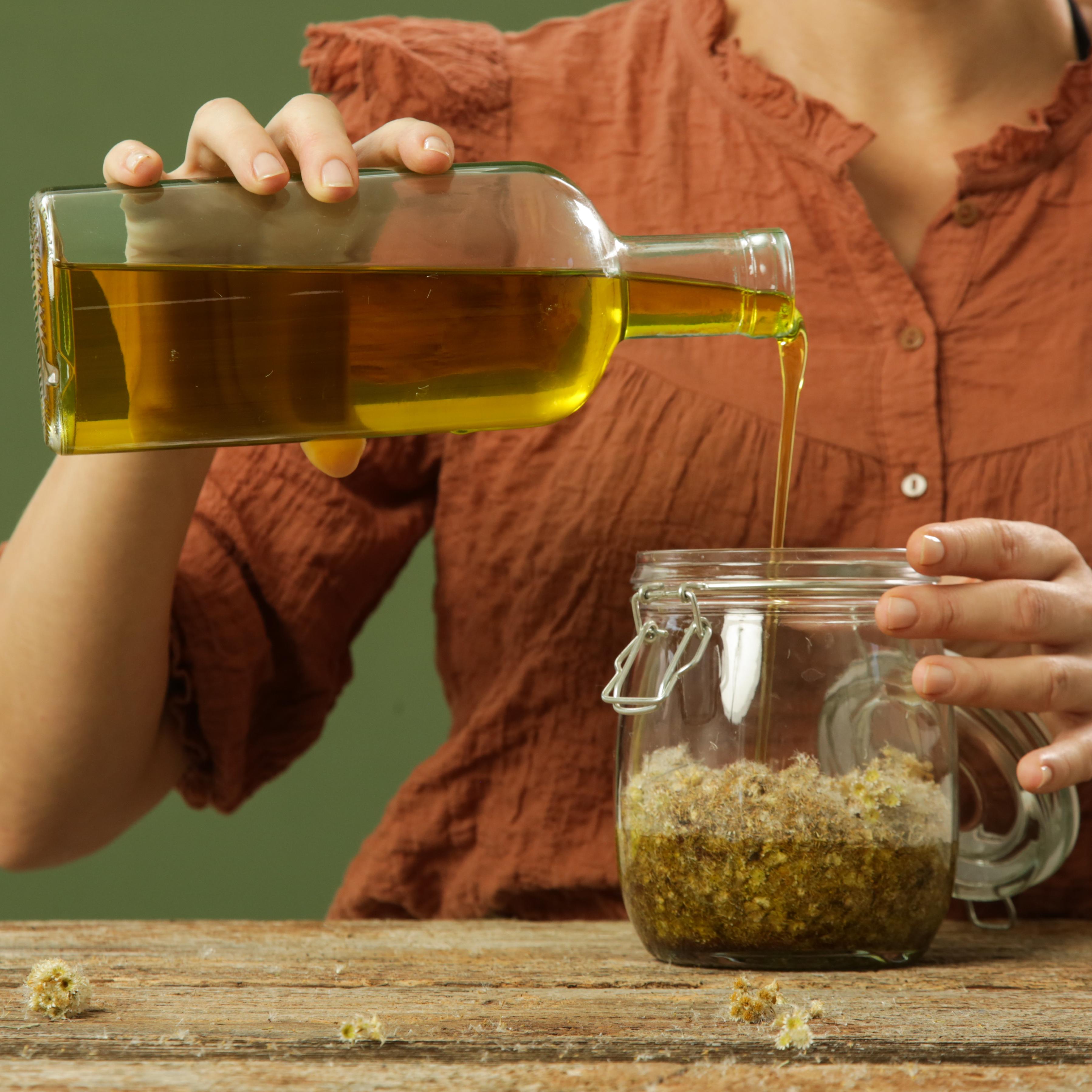 Adding oil to the jar