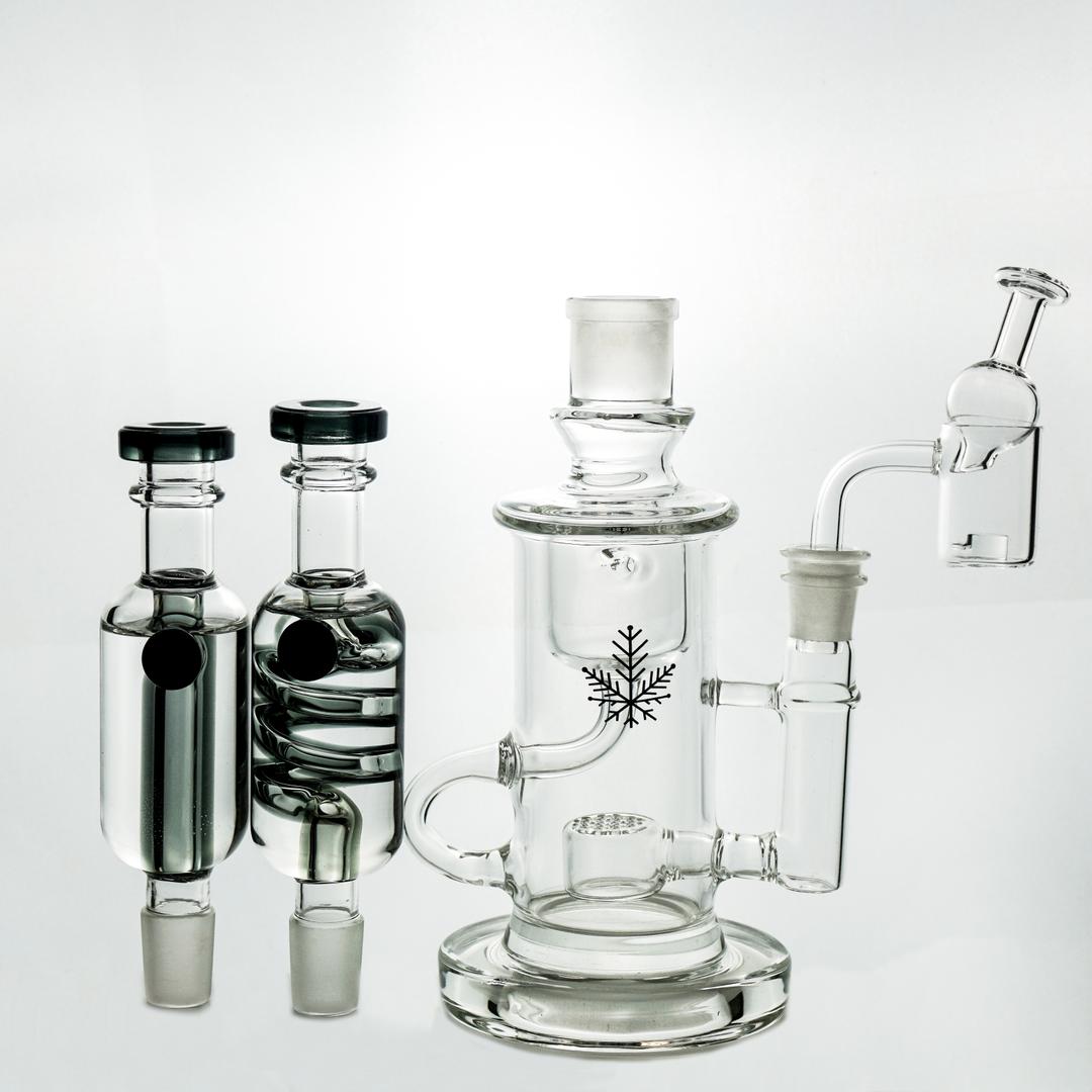 dab with with quartz banger