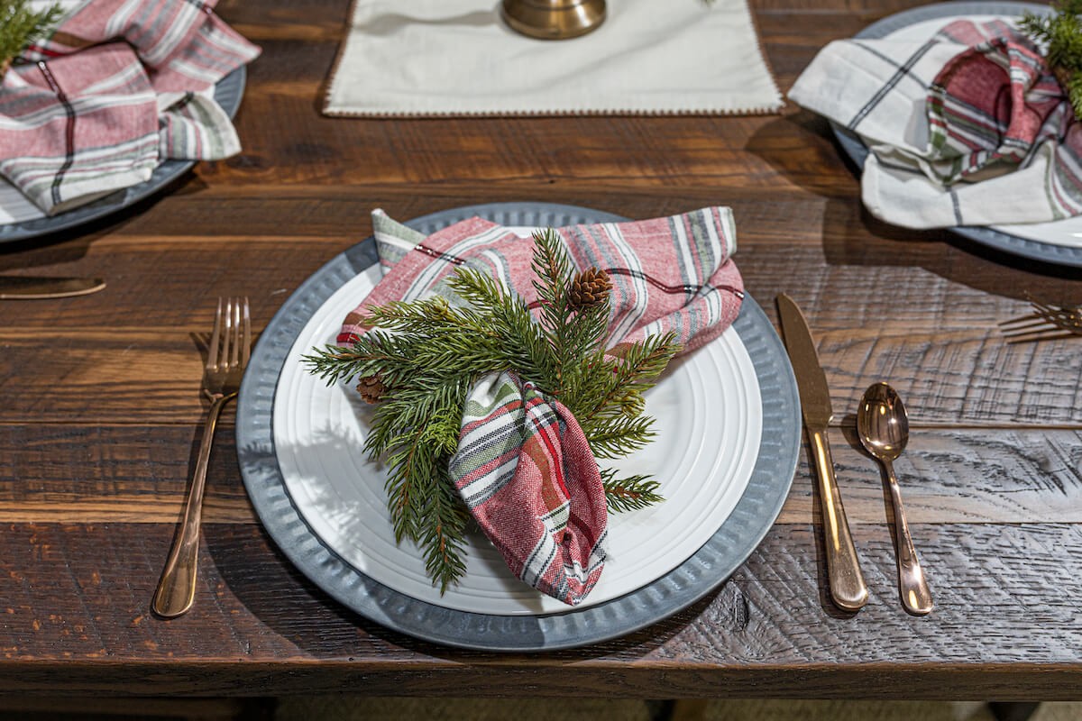 delicate wreath napkin holder christmas table