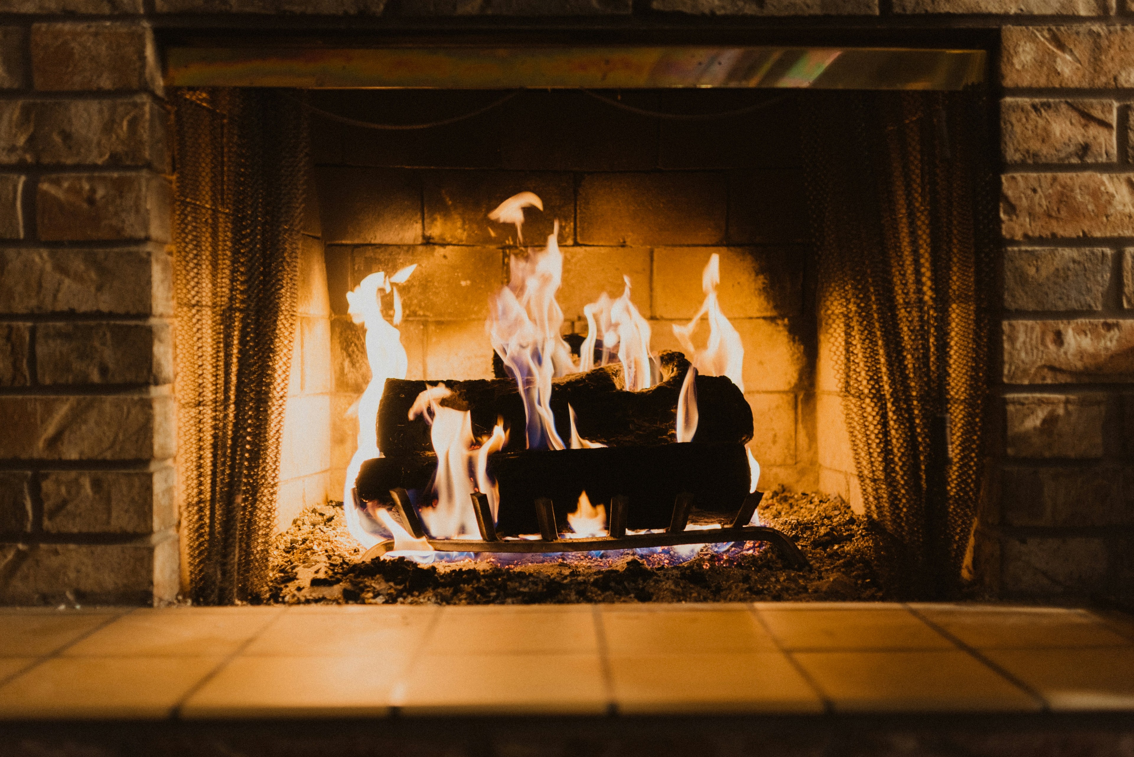 Benefits Of Using Essential Oils In Your Fireplace