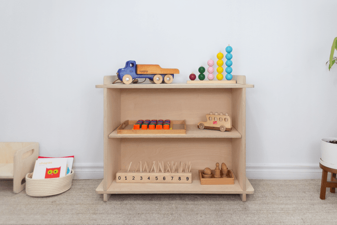 Montessori shelf Canada, Montessori shelves in Canada, Toronto, Montessori shelf, how to set up a Montessori shelf at home, What is a Montessori shelf? Why do people use Montessori shelves? How to rotate toys, why rotate toys
