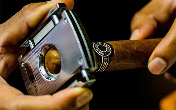 Choosing Between a Cigar Punch and Cutter