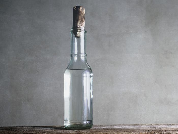 Utilisez un récipient désinfecté à l'alcool 70°