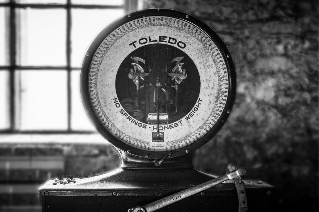 When looking at White Gold Vs Silver Vs Platinum one of the factors you'll want to consider is the weight