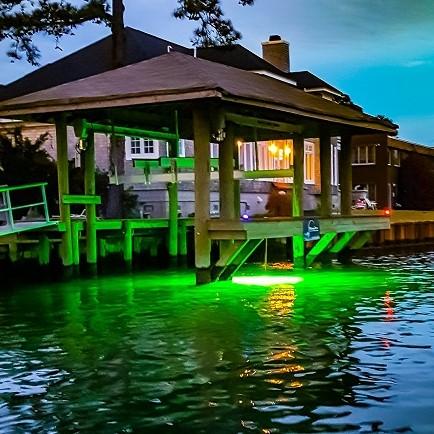 Best underwater dock light to enhance your waterfront estate