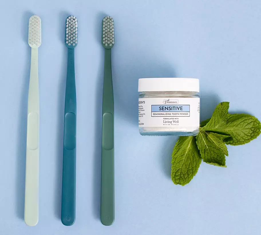 sensitivity-tooth-powder-three-brushes
