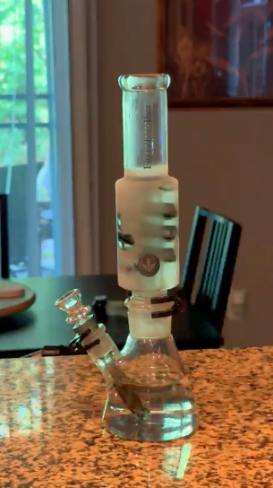 beaker bong