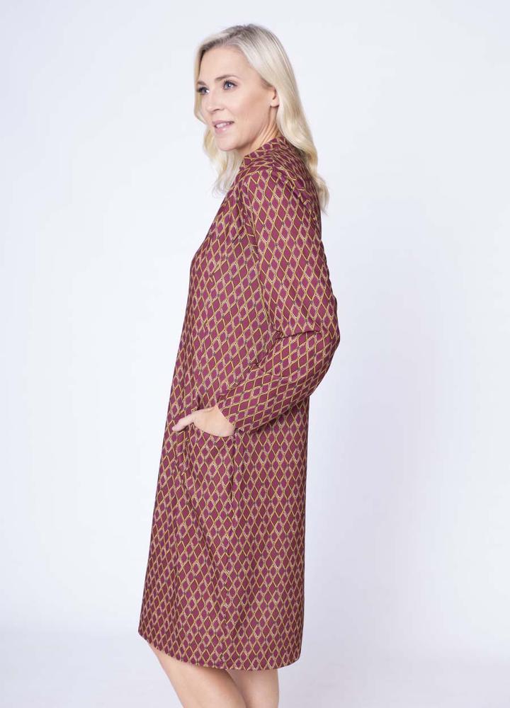 V Neck Diamond Pocket Dress in Wine