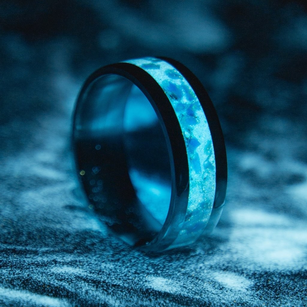 alleen Geslagen vrachtwagen vitaliteit Don't Be Left in the Dark: What You Need to Know About Buying a Glow Ring |  Patrick Adair Designs