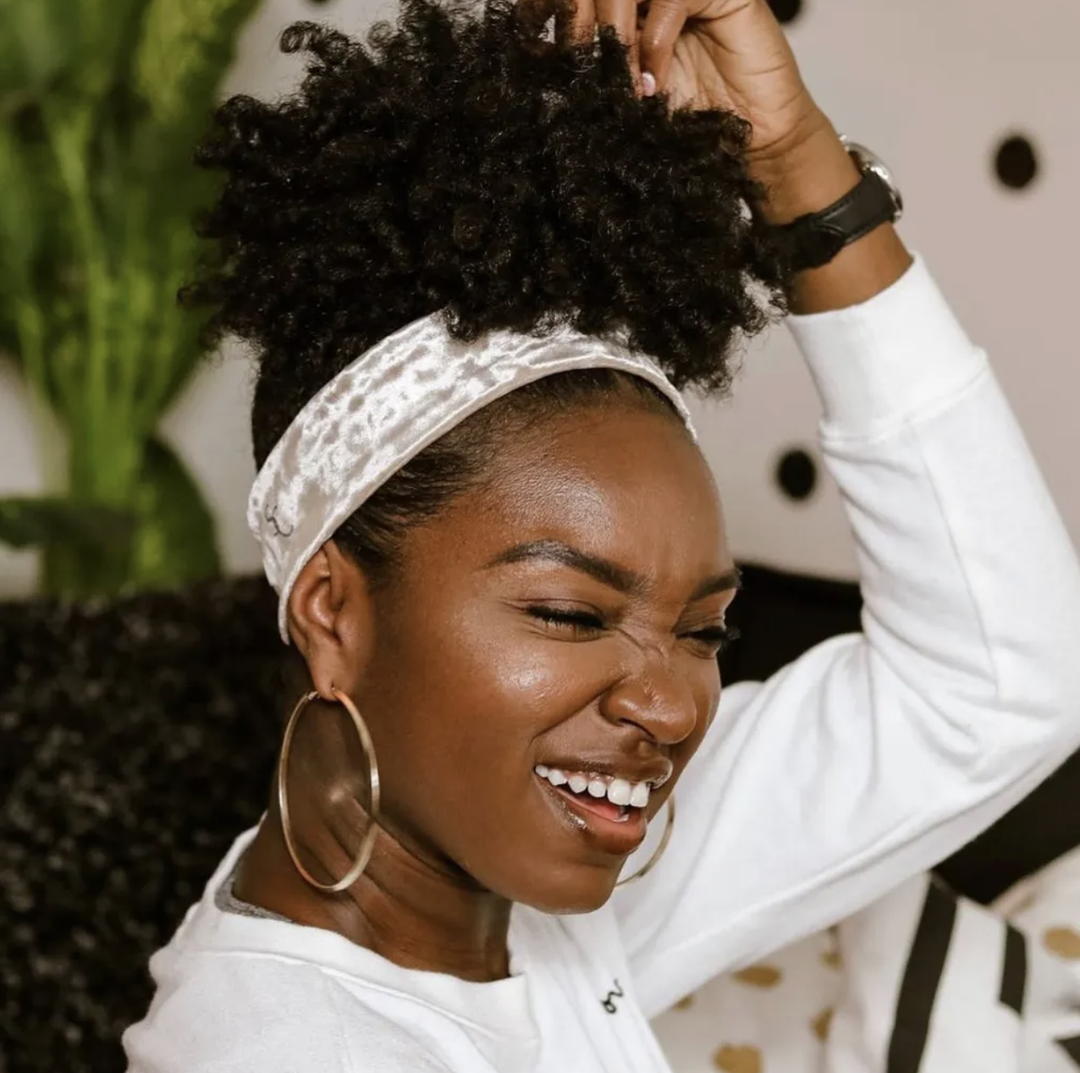 Stylish Wavy Hair With Headband