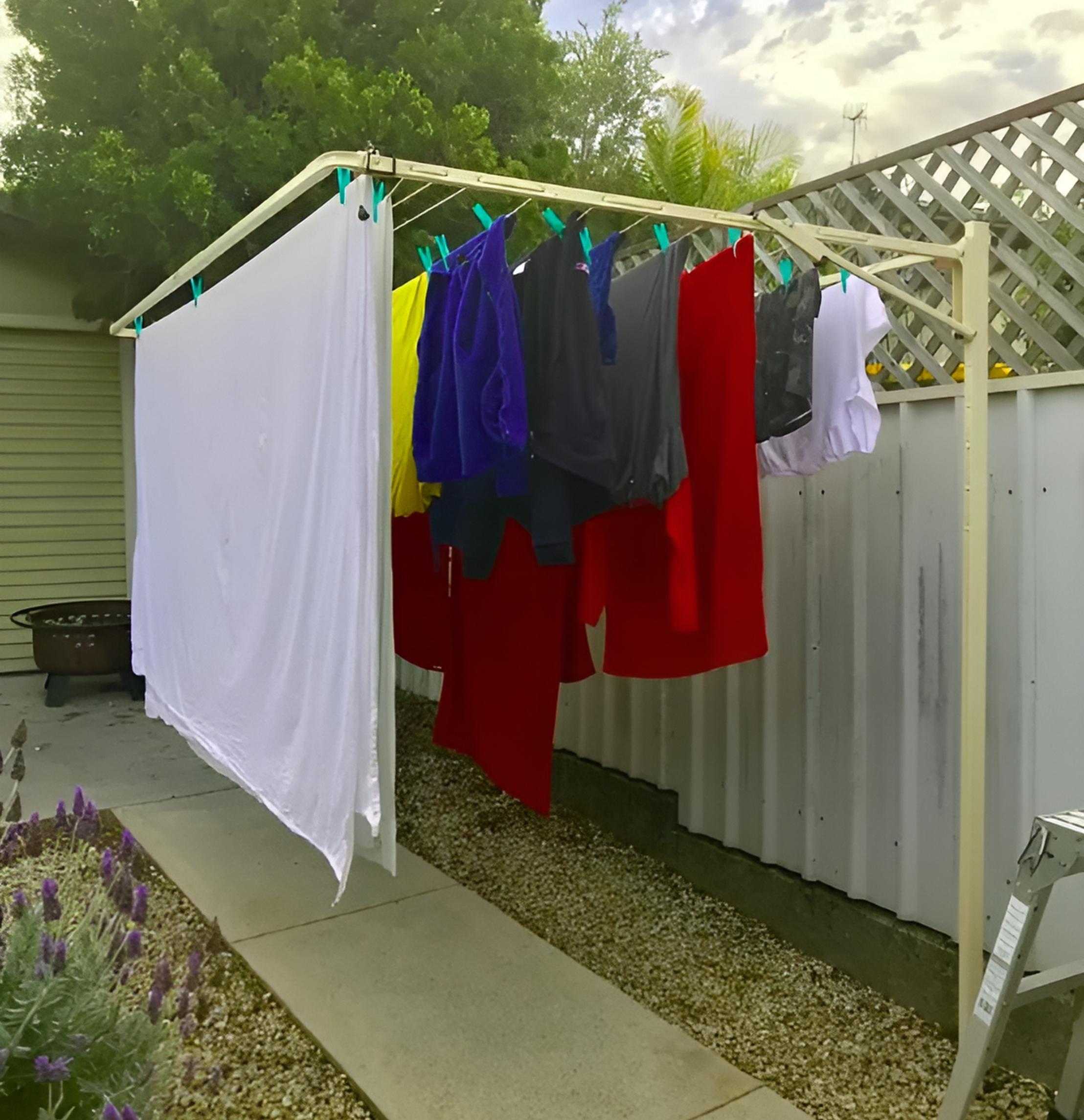 Folding Frame Clothesline 5. Enhanced Load Capacity and Ample Drying Space