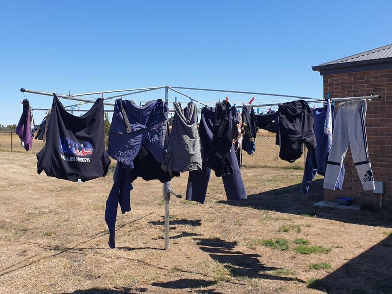Medium Sized Rotary Washing Line: Austral Super 5 Clothes Hoist