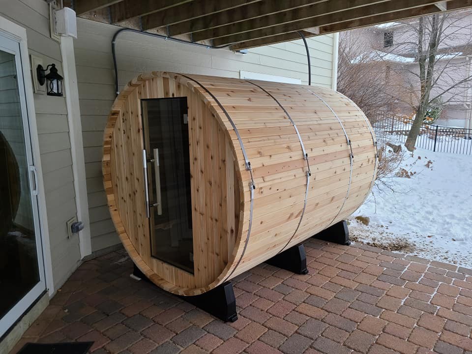 Image of an outdoor sauna in an article that teaches you how to build your own sauna.