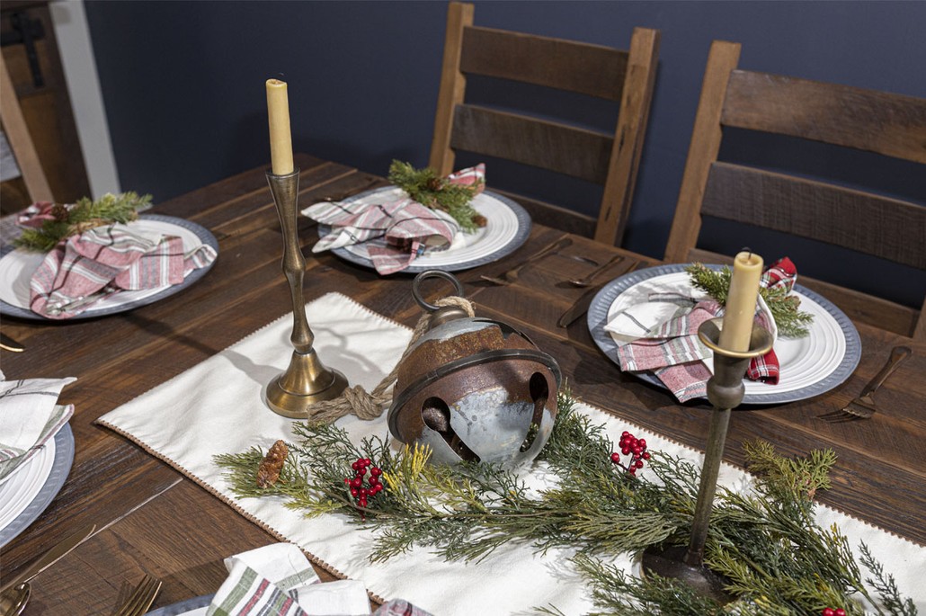 Montana holiday table centerpiece with bell