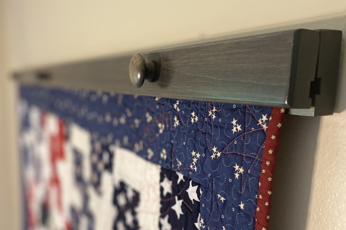 Easy instructions for the Hang it Dang it Quilt Hanger