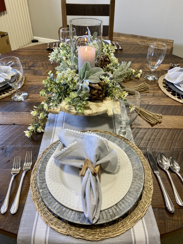 Spring Table Settings and Centerpieces