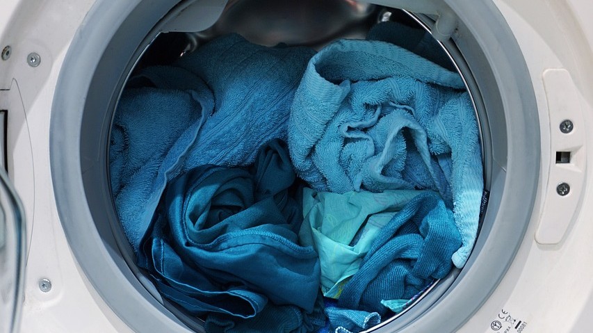How to Get Oil Stains Out of Clothes Water Temperature