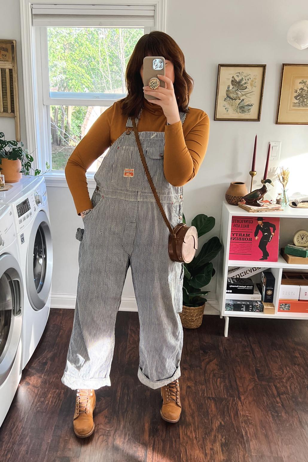 Ambassador Kayla wearing sienna turtleneck