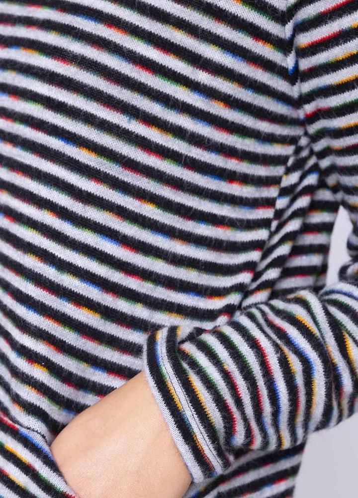 2 Pocket Stripe Top in Grey