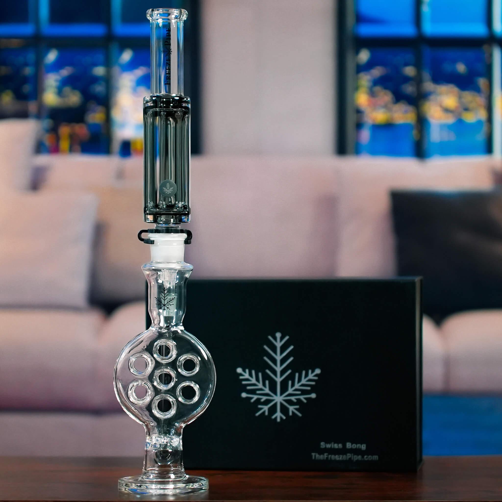 Freeze Pipe Swiss Bong