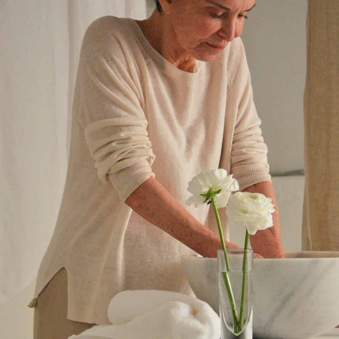 Vegan options include coconut milk, which contains lauric acid, a fatty acid that hydrates and soothes your skin. Coconut also contains compounds that have been shown to support collagen production.  