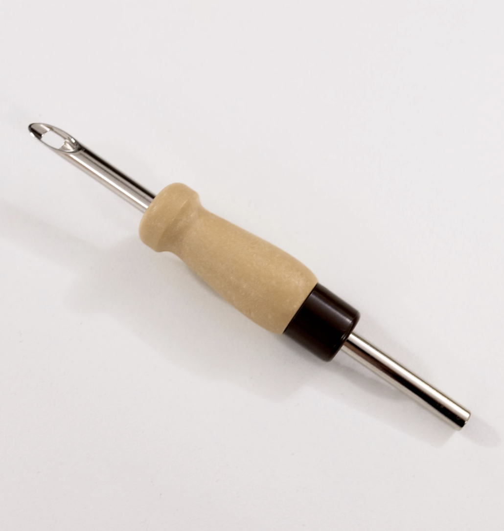 This image shows a Lavor Chunky Adjustable Punch Needle - available for purchase from the Clever Poppy Shop.