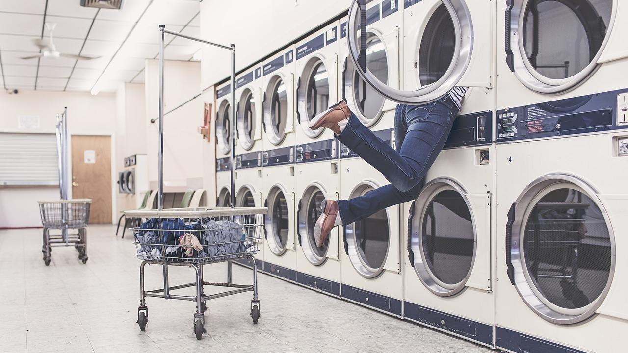 Collapsible Drying Racks vs. Traditional Drying Racks Accessories to Streamline Your Laundry Routine