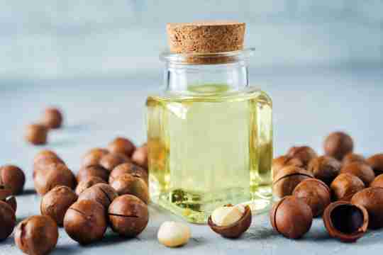 macadamia nuts with macadamia nut oil