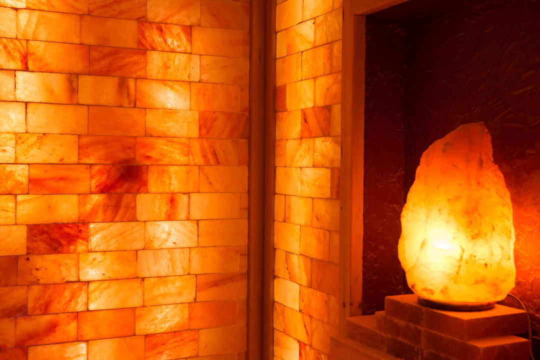 HOW TO USE HIMALAYAN SALT IN A SAUNA FOR MAXIMUM BENEFITS