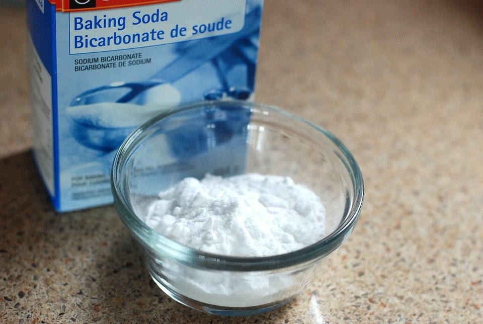 use baking soda to clean laundry hamper