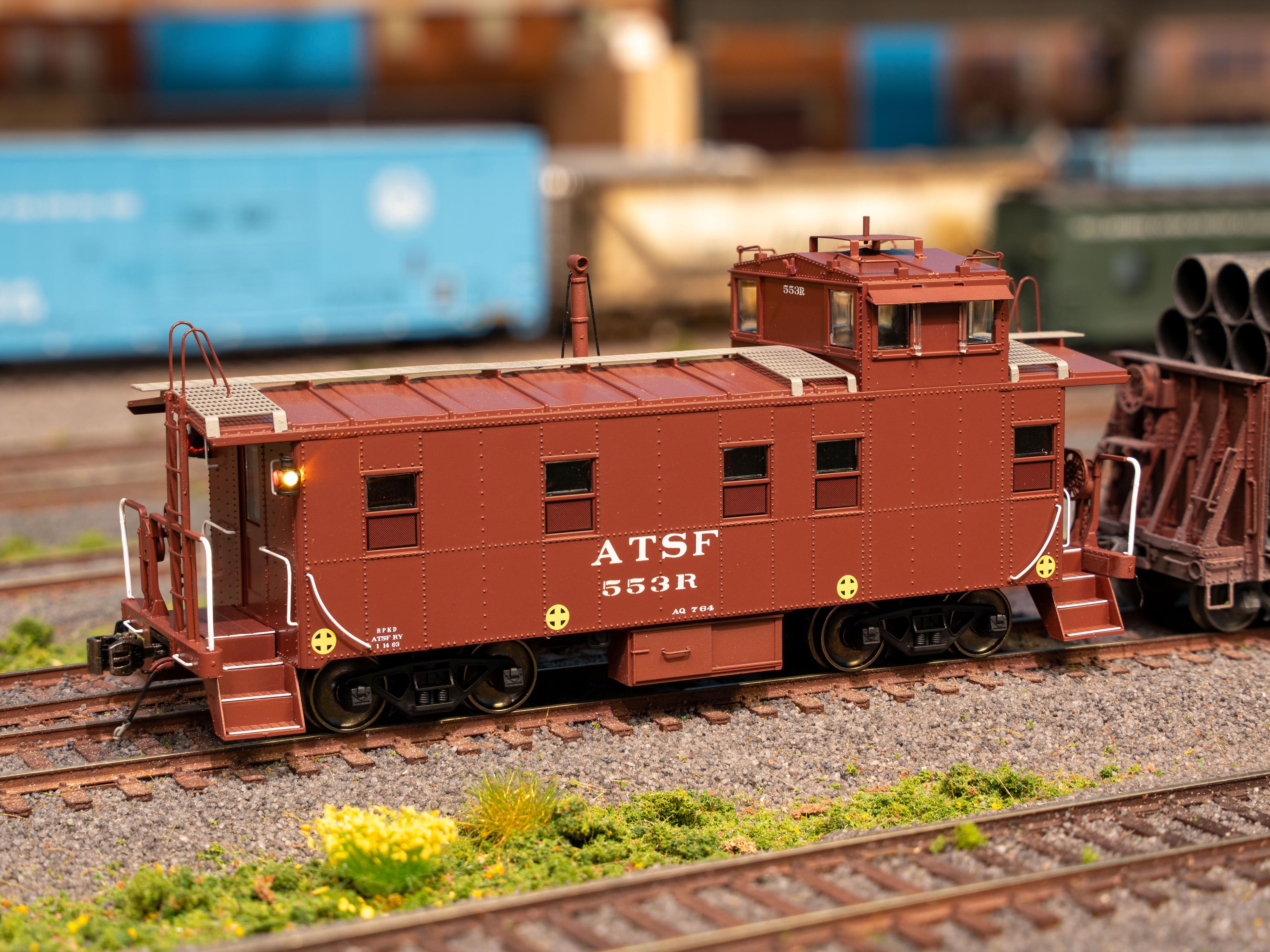 ATSF 553 Radio lifestyle image