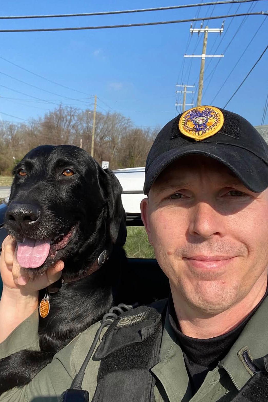 mwd iggy with his handler