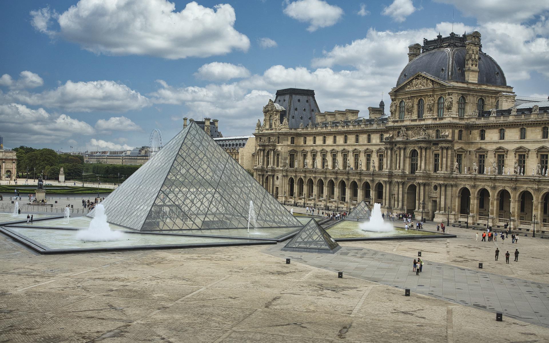 travelling online, museum louvre, seni dan budaya paris