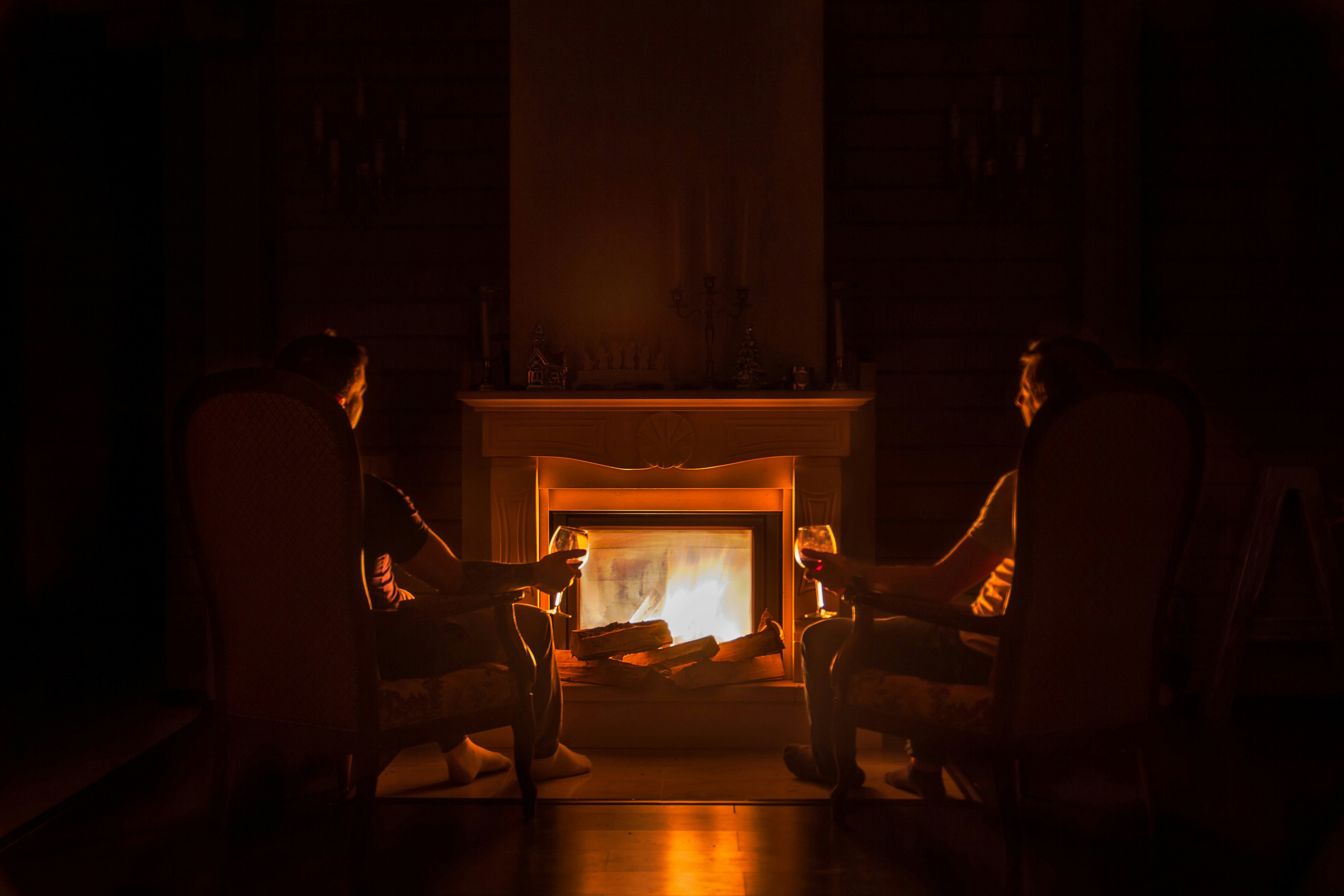 How To Use Essential Oils On Your Fireplace